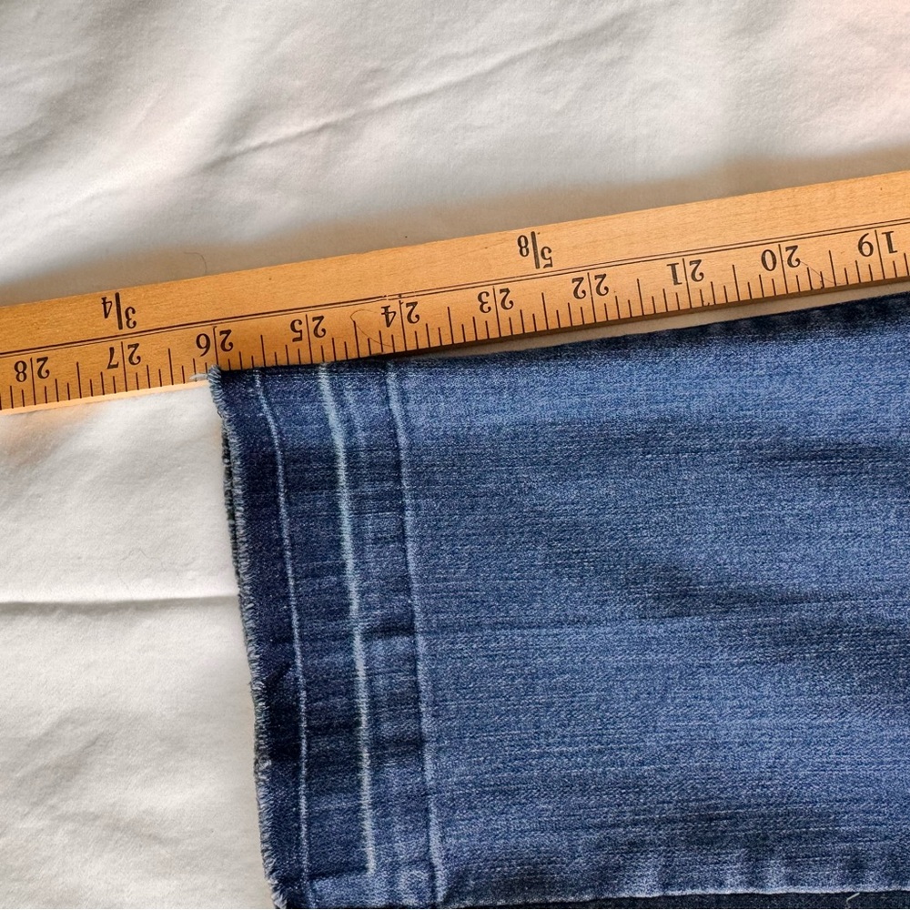 Democracy “Ab” Technology Cropped Jeans – Size 10 - Picture 8 of 9